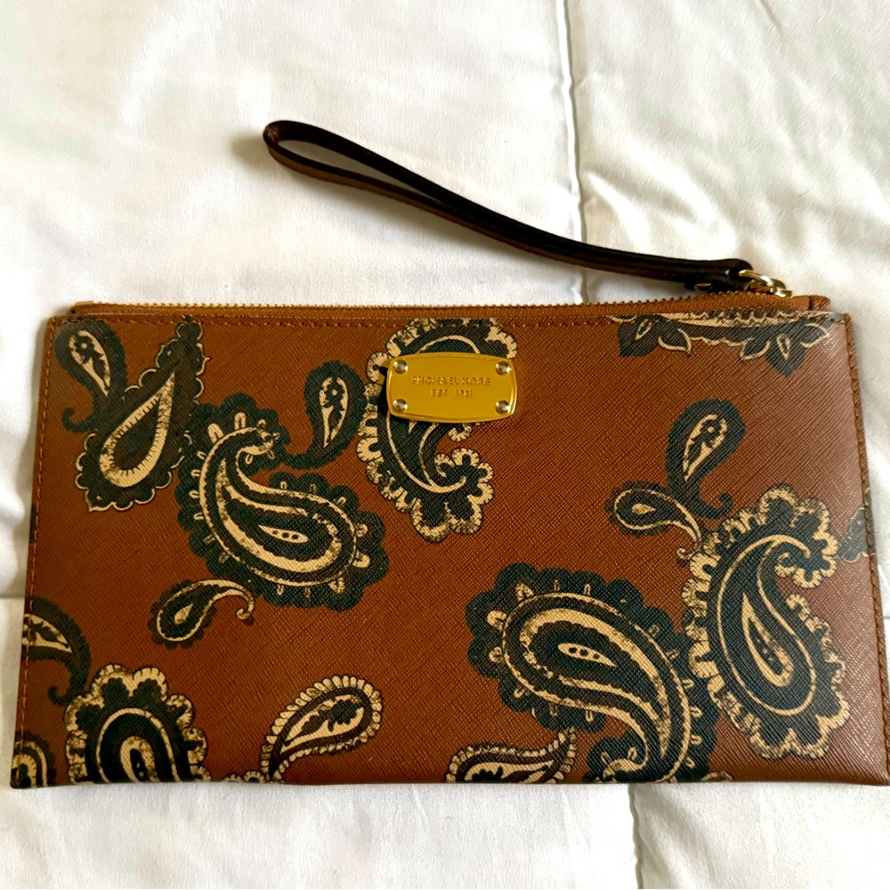 Michael Kors wristlet